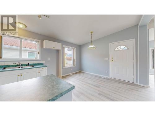 Kitchen-Dining - 9400 115 Street Unit# 32, Osoyoos, BC - Indoor Photo Showing Kitchen With Double Sink