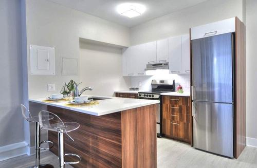 Kitchen - 90-2070 Boul. De Maisonneuve O., Montréal (Ville-Marie), QC - Indoor Photo Showing Kitchen With Upgraded Kitchen