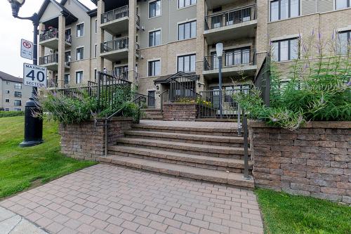 203-5282 Rue du Sureau  Montréal (Pierrefonds-Roxboro), QC H8Z 0A5