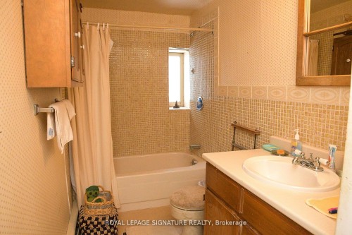 6115 Eighth Line, Milton, ON - Indoor Photo Showing Bathroom