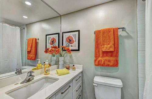 Bathroom - 604-1420 Rue Crescent, Montréal (Ville-Marie), QC - Indoor Photo Showing Bathroom