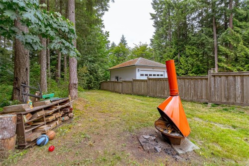 2466 Galland Ave, Shawnigan Lake, BC 