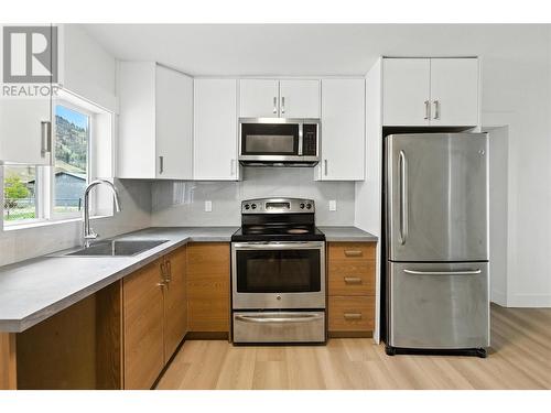 3771 Thompson View Street, Ashcroft, BC - Indoor Photo Showing Kitchen With Stainless Steel Kitchen