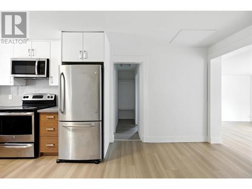3771 Thompson View Street, Ashcroft, BC - Indoor Photo Showing Kitchen With Stainless Steel Kitchen