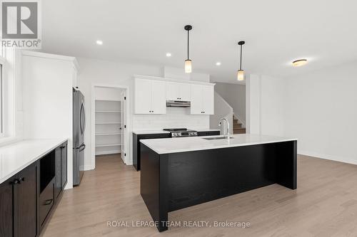 1017 Moore Street, Brockville, ON - Indoor Photo Showing Kitchen With Upgraded Kitchen
