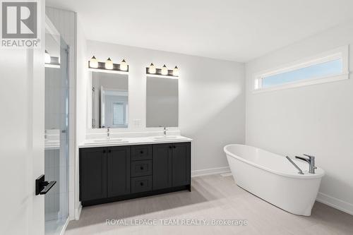 1017 Moore Street, Brockville, ON - Indoor Photo Showing Bathroom