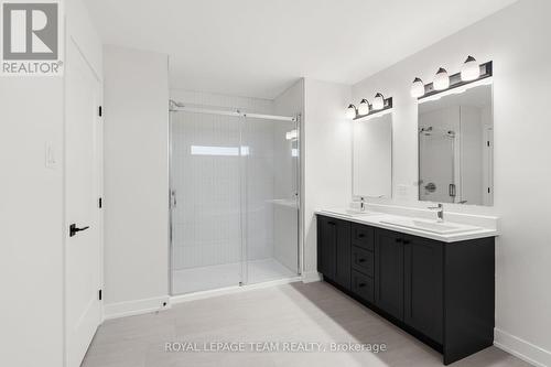 1017 Moore Street, Brockville, ON - Indoor Photo Showing Bathroom