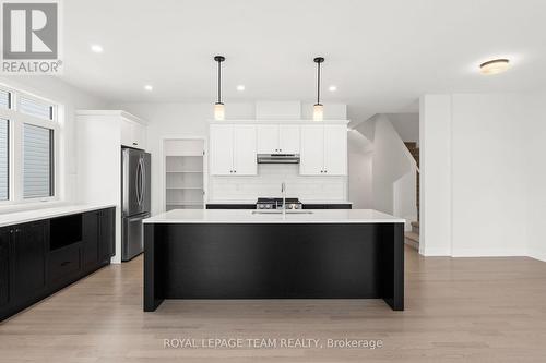 1017 Moore Street, Brockville, ON - Indoor Photo Showing Kitchen With Upgraded Kitchen
