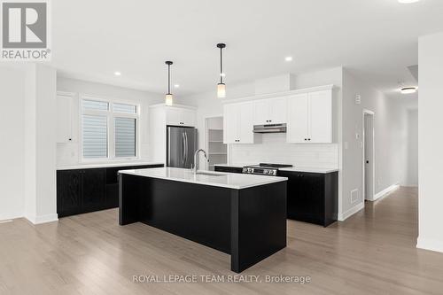 1017 Moore Street, Brockville, ON - Indoor Photo Showing Kitchen With Upgraded Kitchen