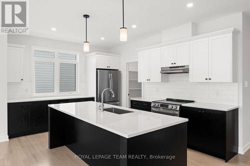 1017 Moore Street, Brockville, ON - Indoor Photo Showing Kitchen With Upgraded Kitchen