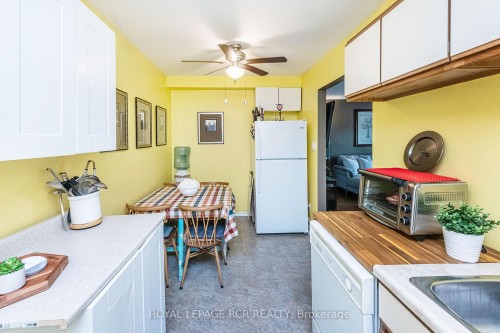 106-90 Lawrence Avenue, Orangeville, ON - Indoor Photo Showing Kitchen