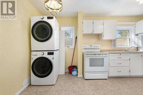 1318 Brookline Avenue, Ottawa, ON - Indoor Photo Showing Laundry Room