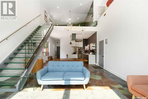 314 Fifth Avenue E, Watrous, SK - Indoor Photo Showing Living Room