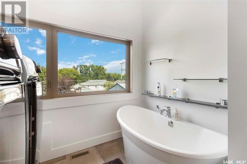 314 Fifth Avenue E, Watrous, SK - Indoor Photo Showing Bathroom