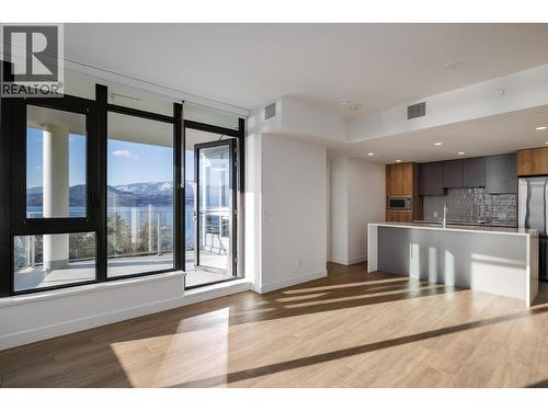 3699 Capozzi Road Unit# 909, Kelowna, BC - Indoor Photo Showing Kitchen