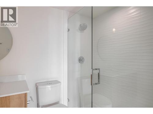 3699 Capozzi Road Unit# 909, Kelowna, BC - Indoor Photo Showing Bathroom