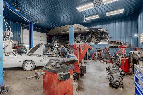 Garage - 4539 Ch. Gascon, Mascouche, QC - Indoor Photo Showing Garage