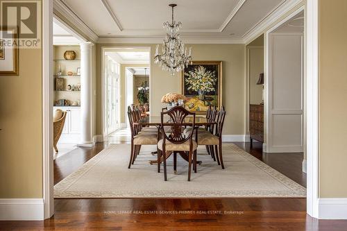 6 Ennisclare Drive W, Oakville, ON - Indoor Photo Showing Dining Room