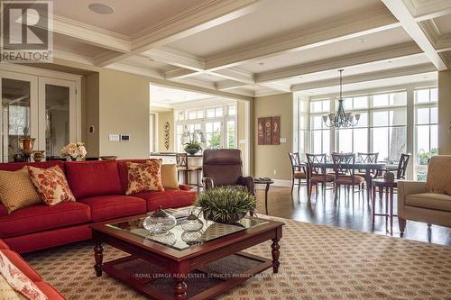 6 Ennisclare Drive W, Oakville, ON - Indoor Photo Showing Living Room