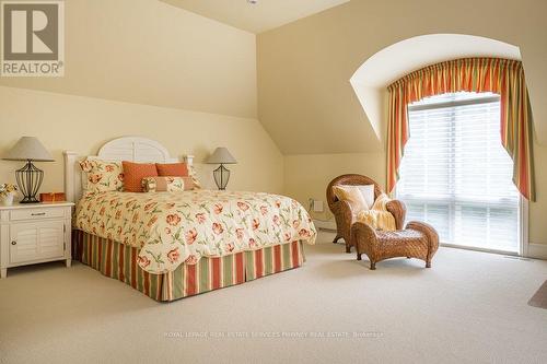 6 Ennisclare Drive W, Oakville, ON - Indoor Photo Showing Bedroom