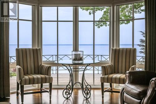 6 Ennisclare Drive W, Oakville, ON - Indoor Photo Showing Other Room