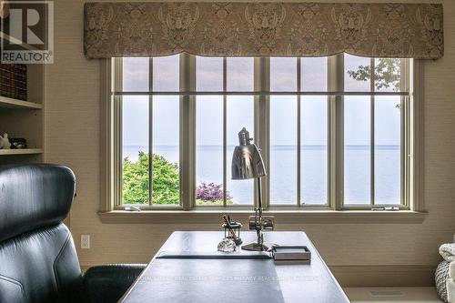 6 Ennisclare Drive W, Oakville, ON - Indoor