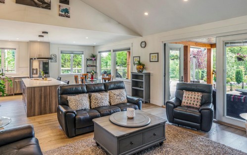 1248 Station Rd, Coombs, BC 