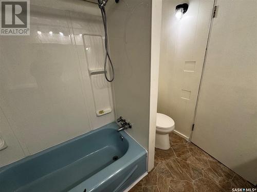 215 Kerry Street, Limerick, SK - Indoor Photo Showing Bathroom