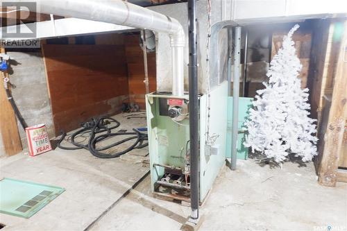 215 Kerry Street, Limerick, SK - Indoor Photo Showing Basement