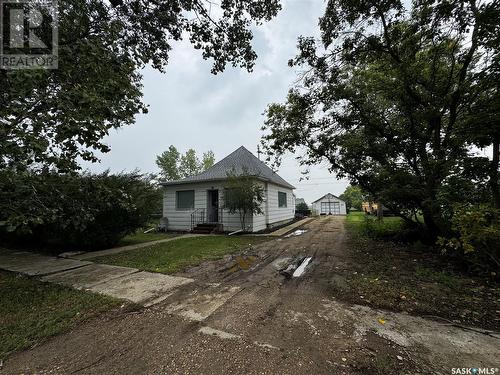 215 Kerry Street, Limerick, SK - Outdoor