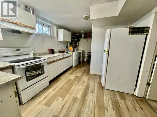 475 Hollywood Road S, Kelowna, BC - Indoor Photo Showing Kitchen