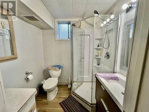 475 Hollywood Road S, Kelowna, BC - Indoor Photo Showing Bathroom