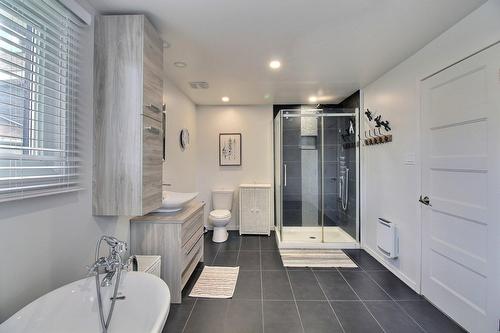 Salle de bains - 594 13E Avenue, La Guadeloupe, QC - Indoor Photo Showing Bathroom