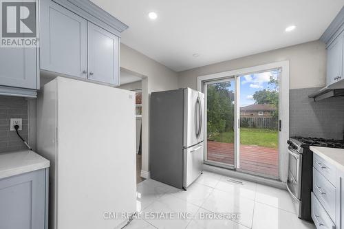 24 Fallingdale Crescent, Brampton, ON - Indoor Photo Showing Kitchen