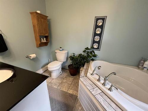 1 King St., Mine Centre, ON 