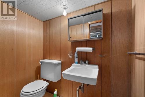 54 Baker Street, Sudbury, ON - Indoor Photo Showing Bathroom