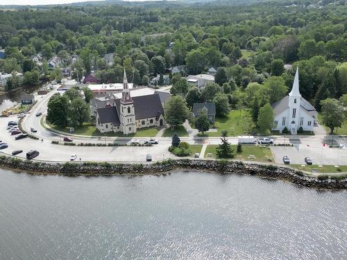 302 476 Main Street, Mahone Bay, NS 