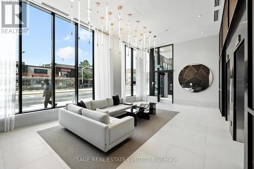 301 - 863 St Clair Avenue W, Toronto, ON - Indoor