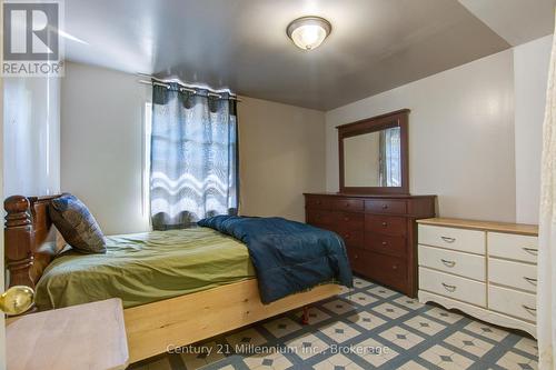 8355 County 9 Road, Clearview, ON - Indoor Photo Showing Bedroom