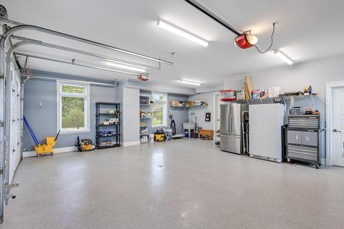 Garage - 262 Rue Du Pic-Du-Lynx, Magog, QC - Indoor Photo Showing Garage