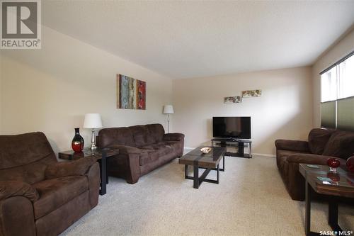 530 3Rd Avenue, Esterhazy, SK - Indoor Photo Showing Living Room