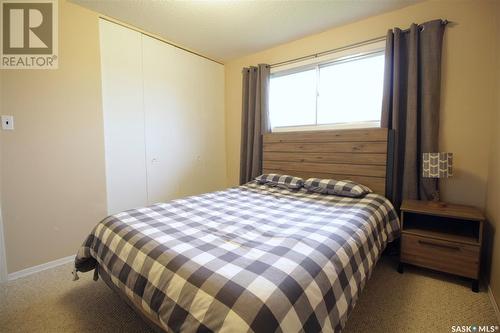 530 3Rd Avenue, Esterhazy, SK - Indoor Photo Showing Bedroom