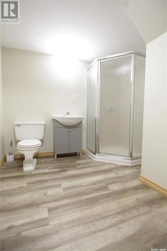 530 3Rd Avenue, Esterhazy, SK - Indoor Photo Showing Bathroom