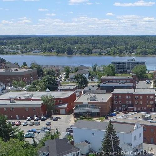 275 Main St, Bathurst, NB 