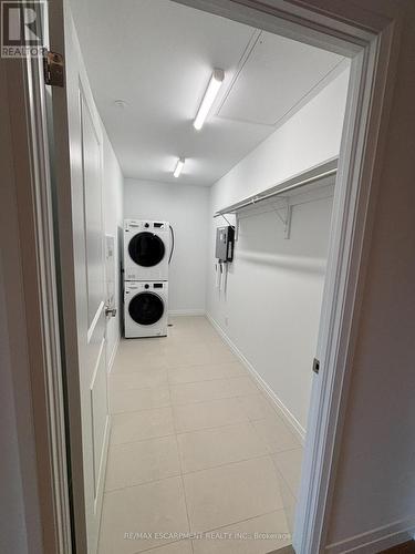 625 - 525 New Dundee Road, Kitchener, ON - Indoor