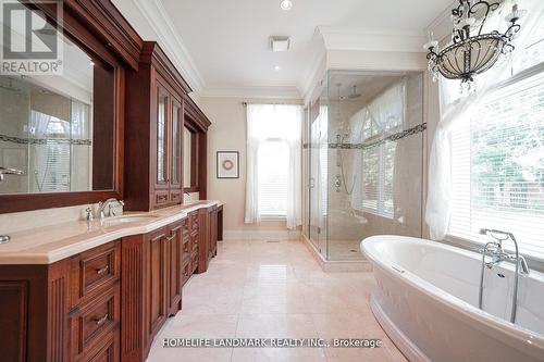 450 Meadow Wood Road, Mississauga, ON - Indoor Photo Showing Bathroom