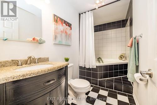 968 Meadowlands Drive, Ottawa, ON - Indoor Photo Showing Bathroom