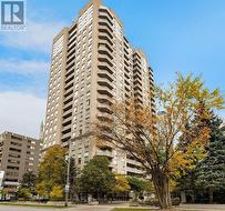 1608 - 18 HILLCREST AVENUE  Toronto, ON M2N 6T5