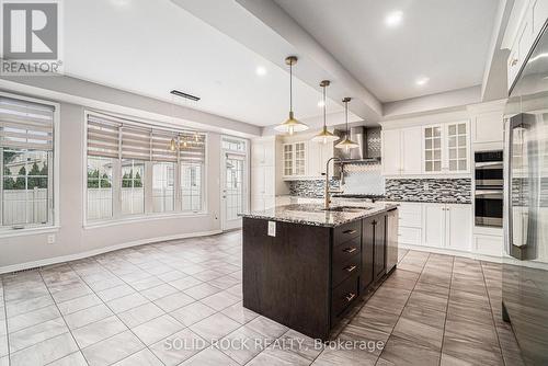 173 Culloden Crescent, Ottawa, ON - Indoor Photo Showing Kitchen With Upgraded Kitchen