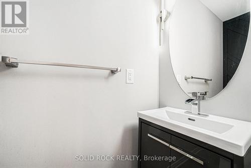 173 Culloden Crescent, Ottawa, ON - Indoor Photo Showing Bathroom